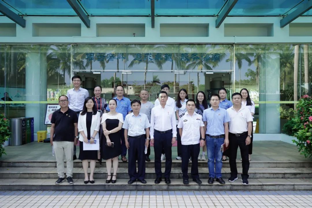 海南礦業(yè)到美蘭機(jī)場(chǎng)開(kāi)展黨建品牌對(duì)標(biāo)交流