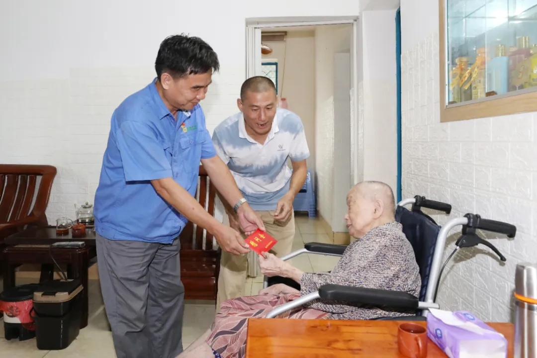 海南礦業(yè)開展國(guó)慶節(jié)前慰問(wèn)活動(dòng)