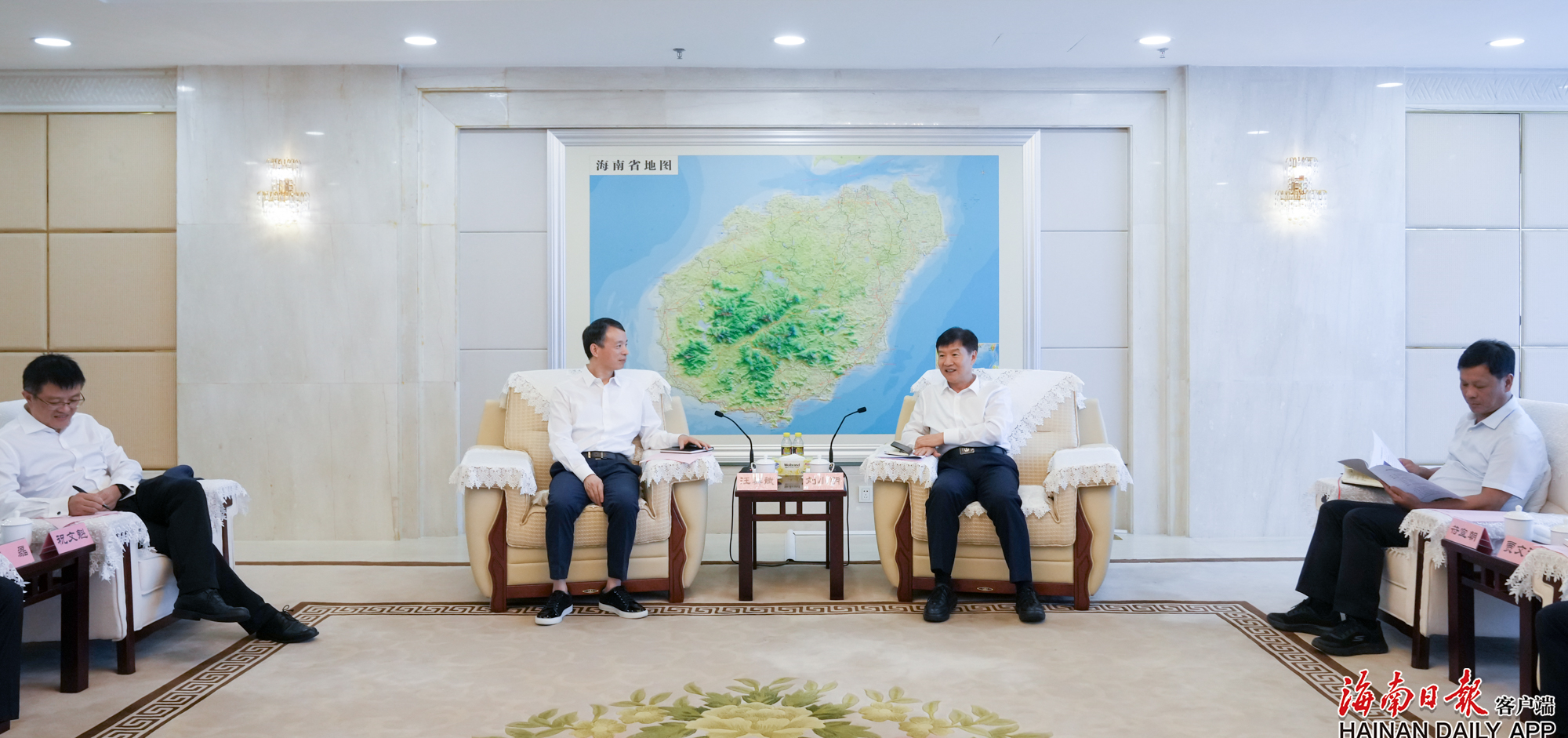 海南省省長(zhǎng)劉小明會(huì)見復(fù)星國(guó)際聯(lián)席董事長(zhǎng)汪群斌一行